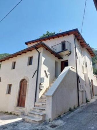 Terratetto unifamiliare in Via San Rocco, Barete — foto 2 di 5