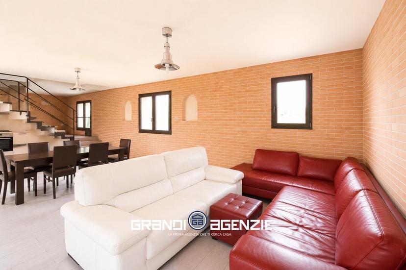 Casa indipendente in Via degli Alpini, Arcade — foto 3 di 5