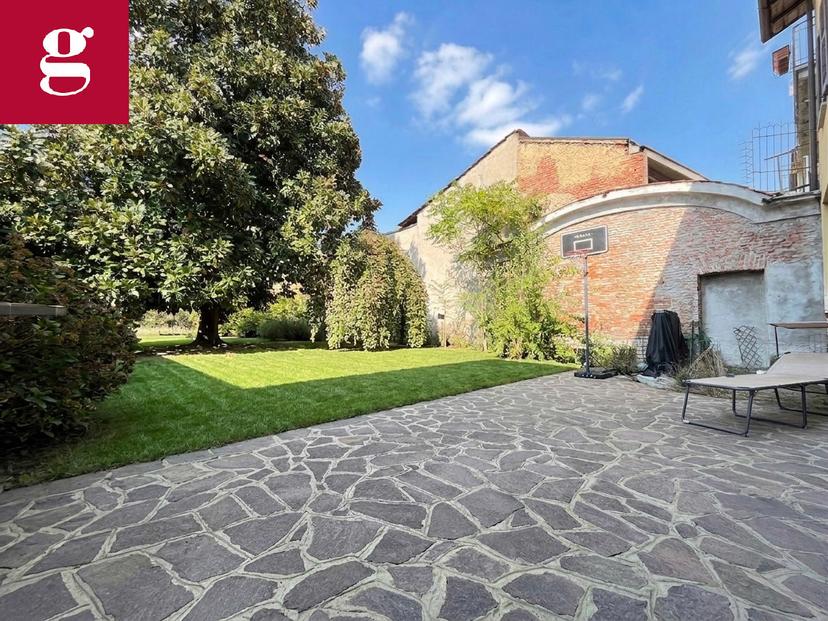 Villa bifamiliare in Via Monsignor Paleari  13, Pogliano Milanese