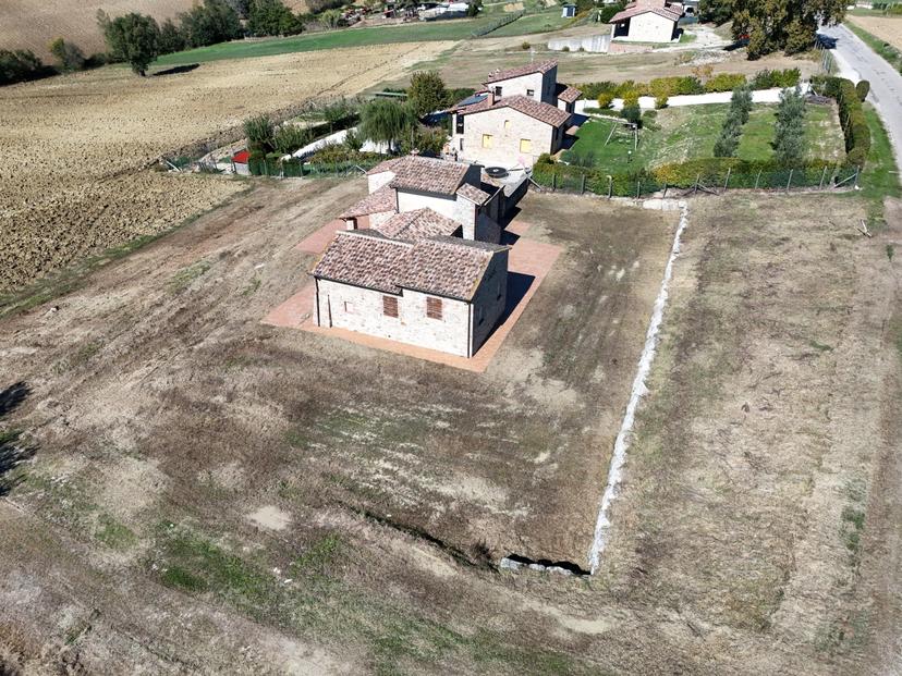 Rustico in Vocabolo San Quirico, Avigliano Umbro — foto 2 di 5