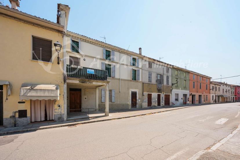 Porzione di casa in Piazza Cesare Battisti 7, Polesine Zibello — foto 4 di 5