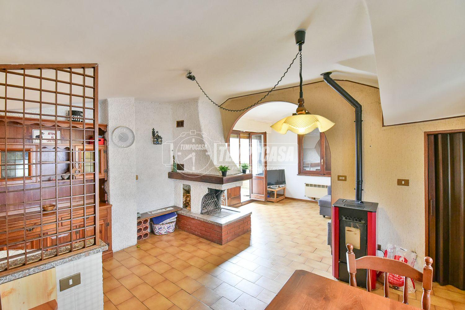 Trilocale in Via Roma, Caslino d'Erba
