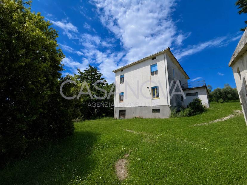 Rustico, Mosciano Sant'Angelo — foto 2 di 5