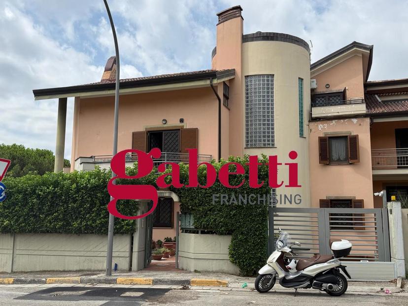 Villa a schiera in Via De Cillis 1, Caserta — foto 5 di 5