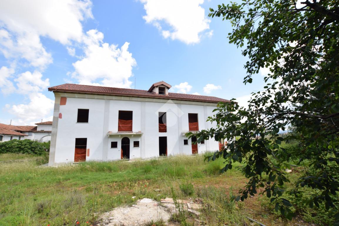 Casa indipendente in Strada Privata, Novi Ligure