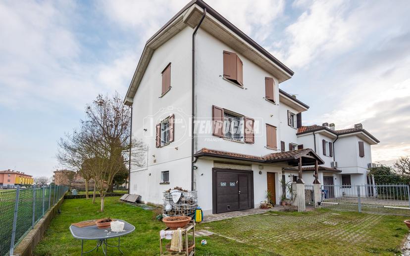 Villa a schiera in Via Savioli 34, Castelfranco Emilia — foto 4 di 5