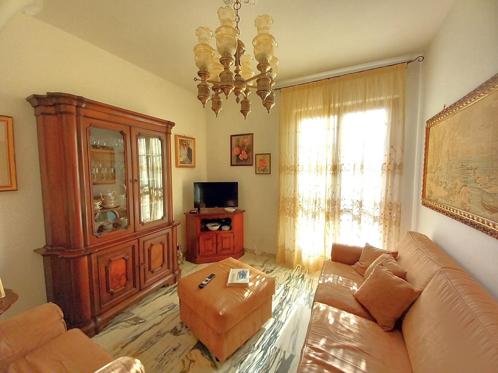 Villa a schiera, Avegno