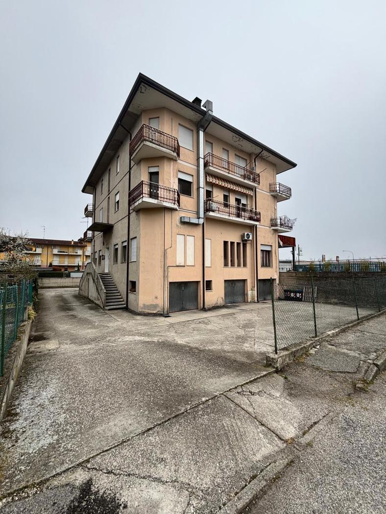 Trilocale in Via P.Nenni Snc, Lendinara — foto 3 di 5