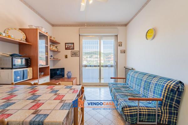 Bilocale in Viale Europa 6, San Bartolomeo al Mare — foto 4 di 5