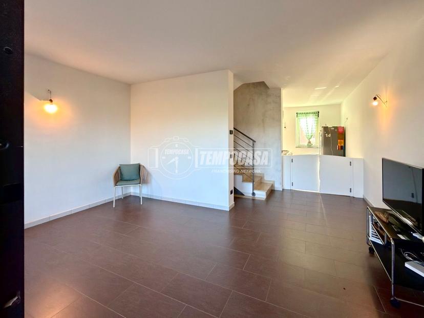 Villa a schiera in Via Unità d'Italia 10, Camparada — foto 3 di 5