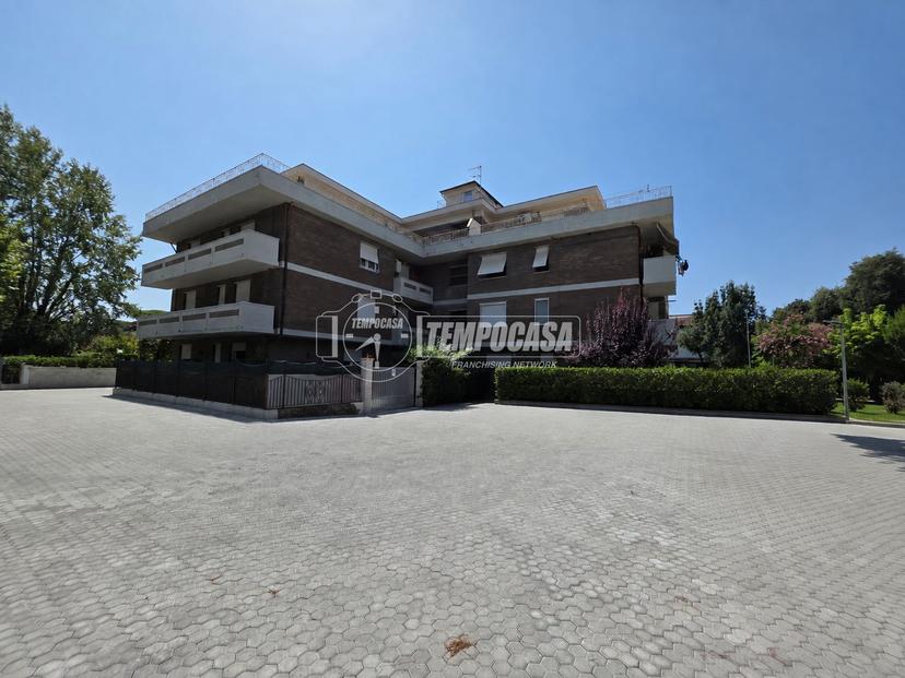 Quadrilocale in Via Magliano 17, Massa