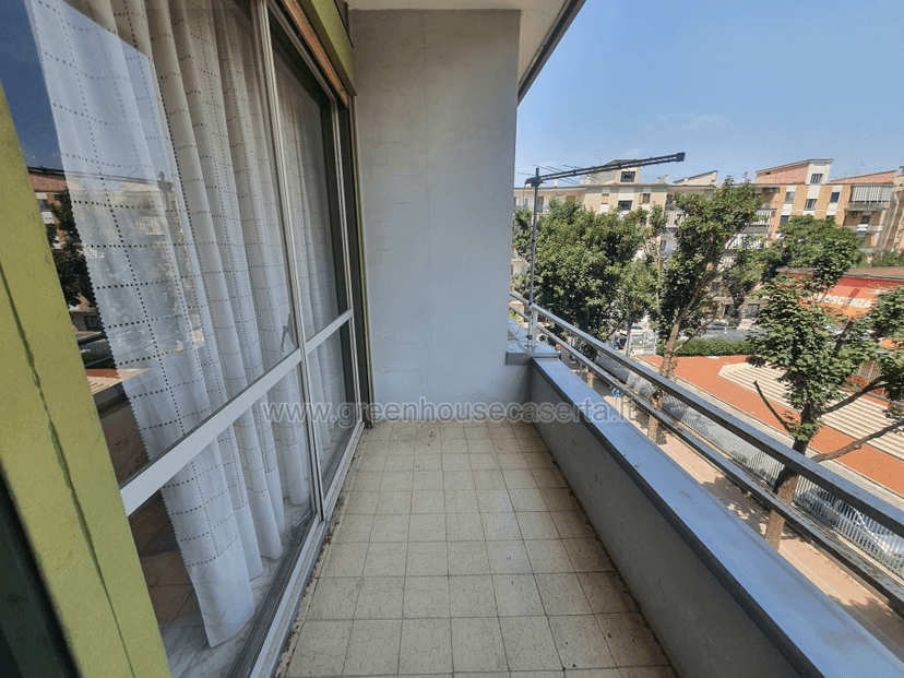 Appartamento in Via Luigi Settembrini, Caserta