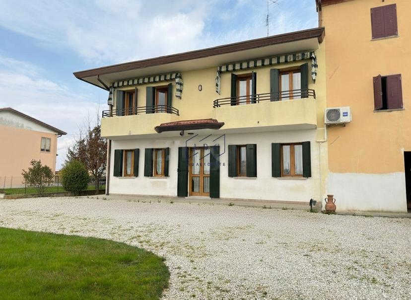 Villa in Via Pinesi, Ormelle — foto 2 di 5