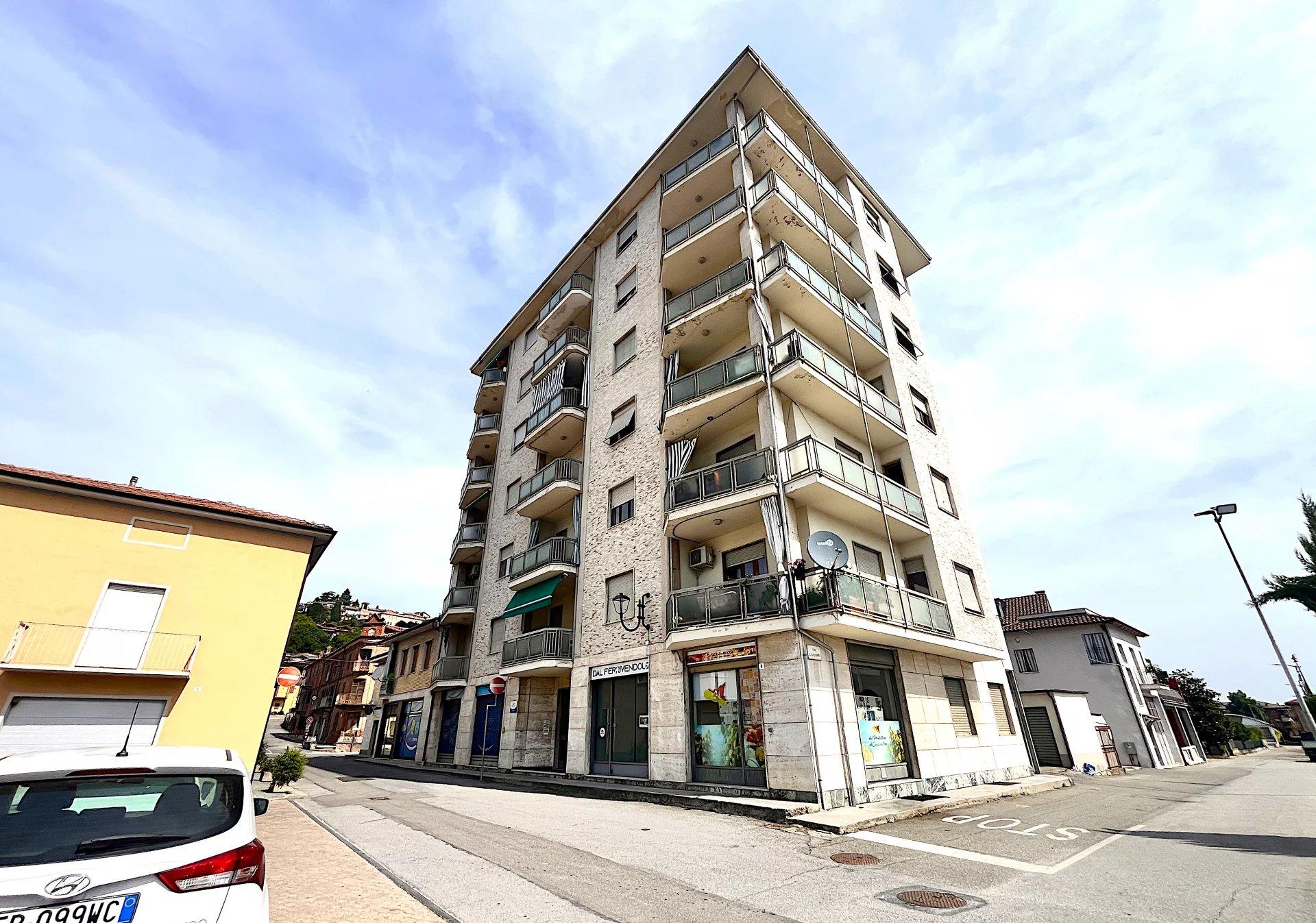 Quadrilocale, Neive