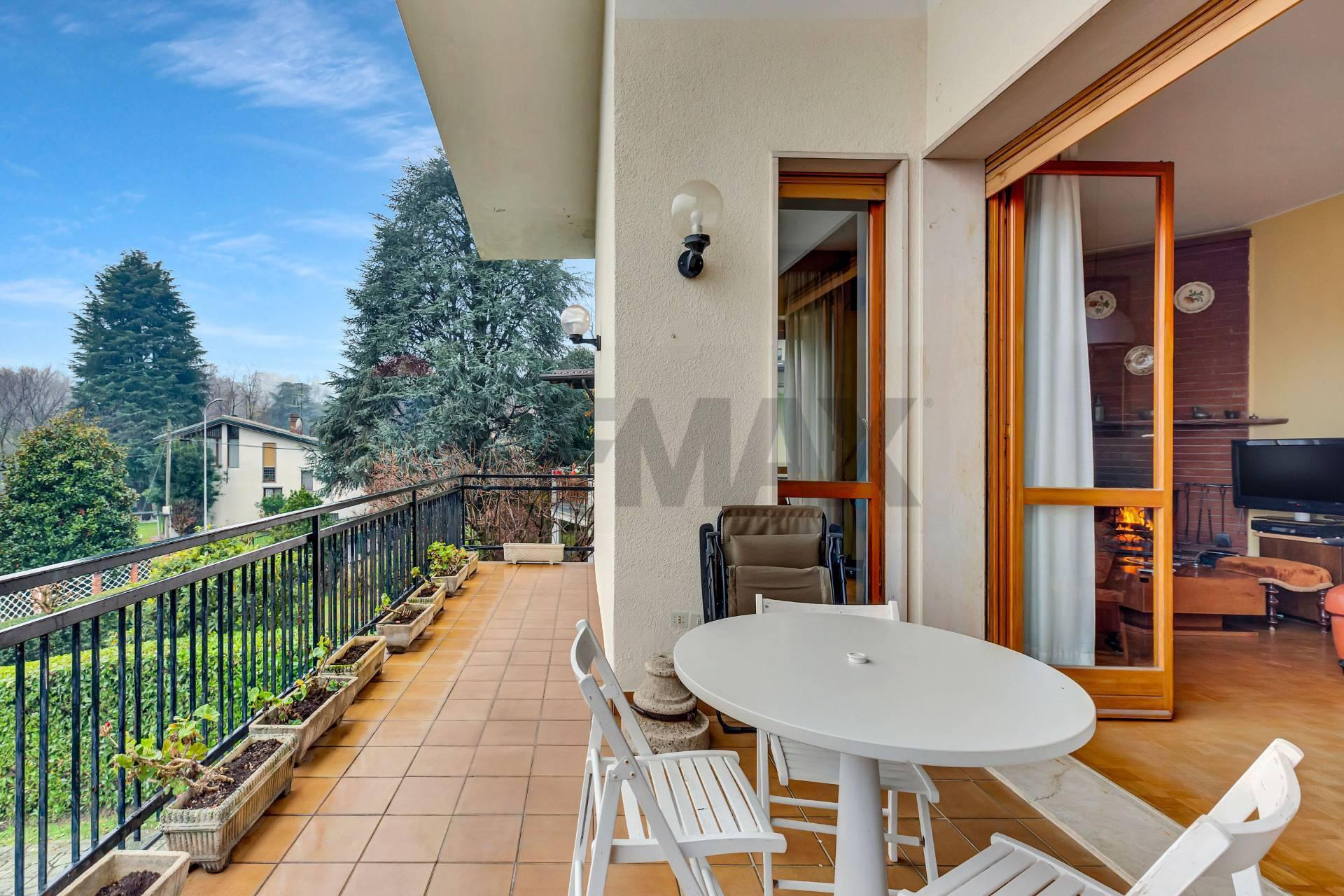 Villa in Via Mandresca 23, Inverigo