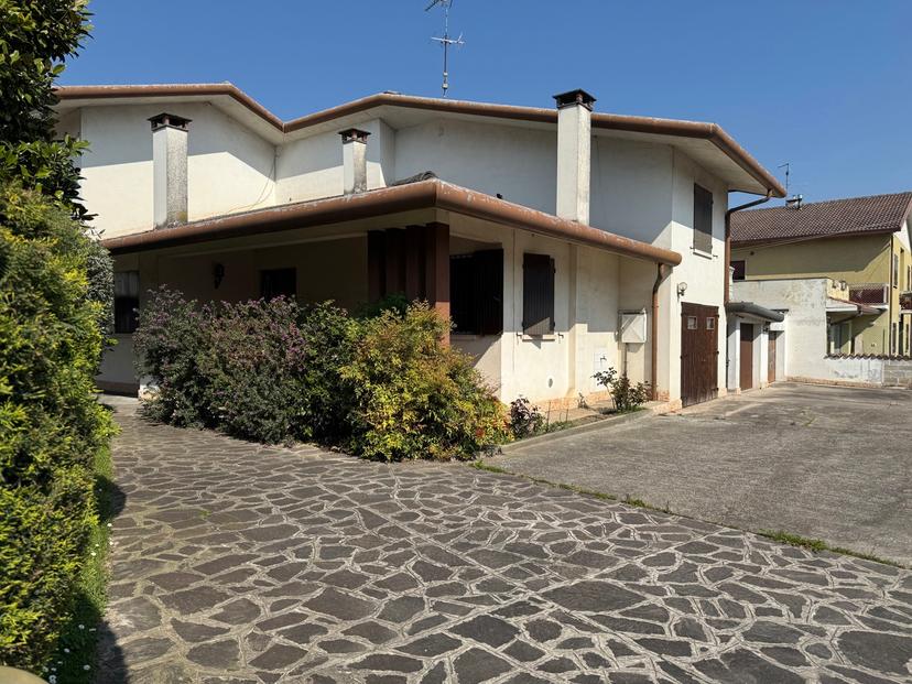 Villa bifamiliare in Via Alberi Snc, Montagnana — foto 3 di 5