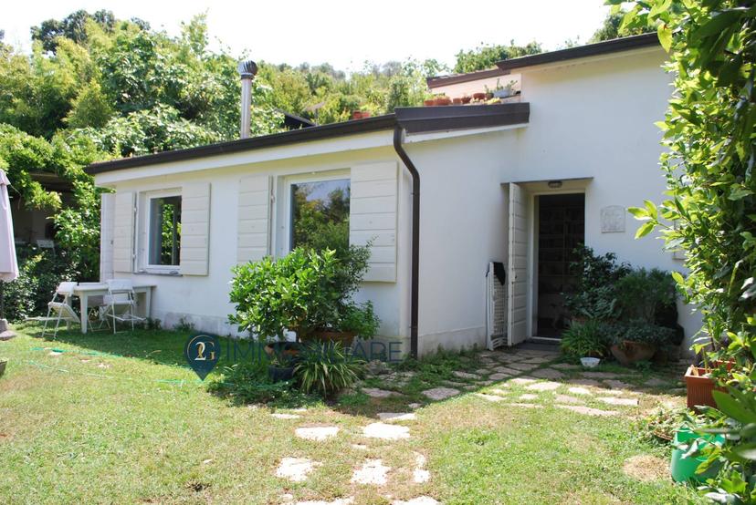 Casa indipendente in Zanego, Ameglia