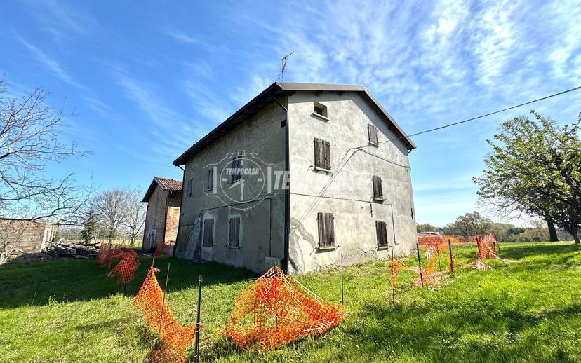 Casa indipendente in Via San Felice, Reggio nell'Emilia