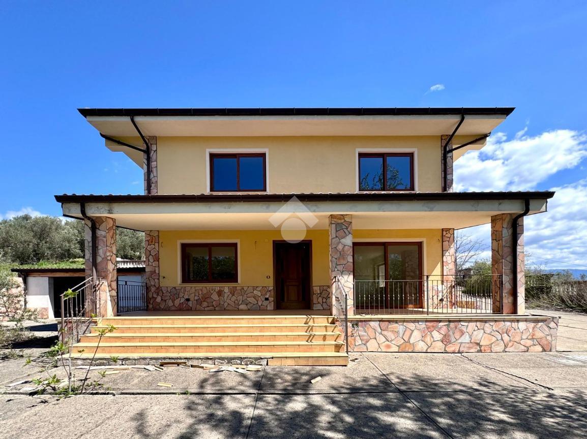Villa in Via B. Telesio, Rende