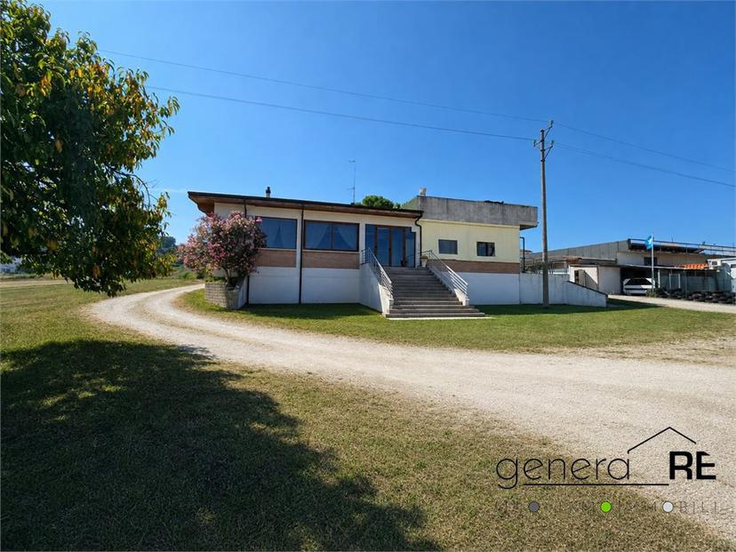 Villa, Moscufo