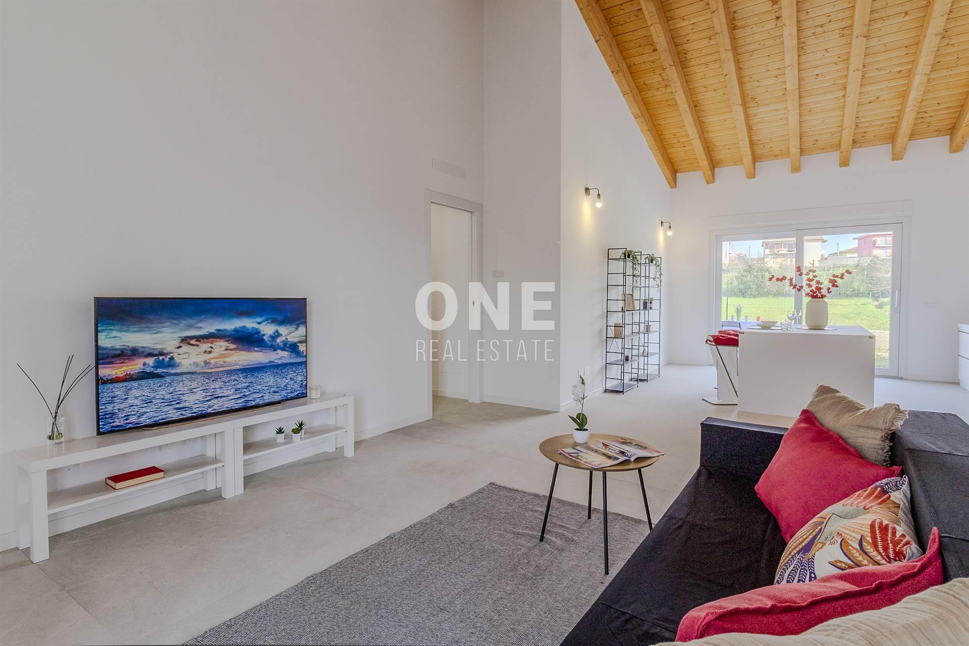 Villa a schiera in Via Leonardo da Vinci, Pontirolo Nuovo