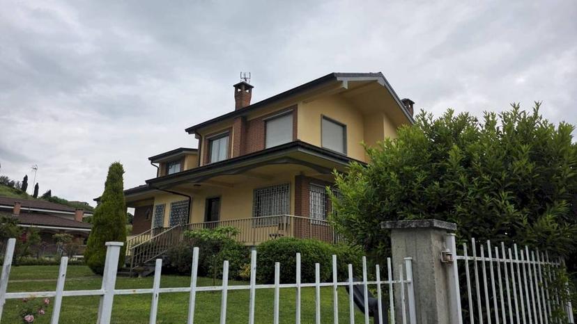 Villa in Via Toetto, Castelnuovo Calcea — foto 4 di 5