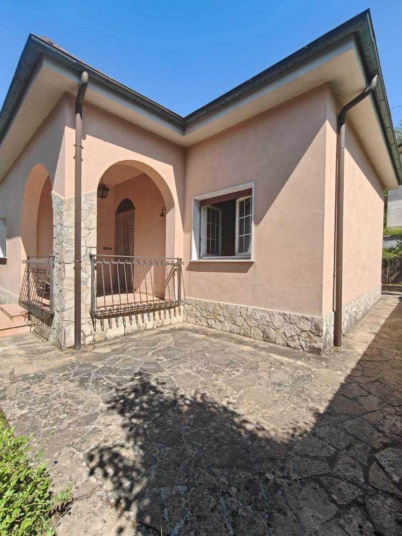 Casa indipendente, Fivizzano — foto 2 di 5