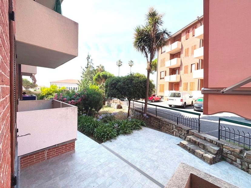 Bilocale in Via del Carrubo 6, San Bartolomeo al Mare — foto 2 di 5