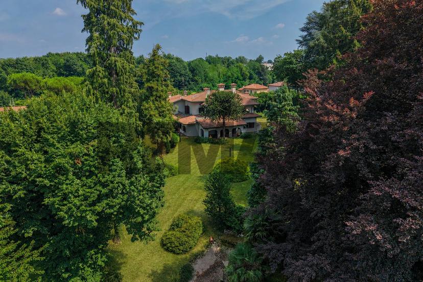 Villa in Via Bellingera 2, Gazzada Schianno — foto 2 di 5