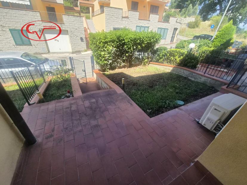 Villa a schiera in Via Nino Bixio, Bucine — foto 3 di 5