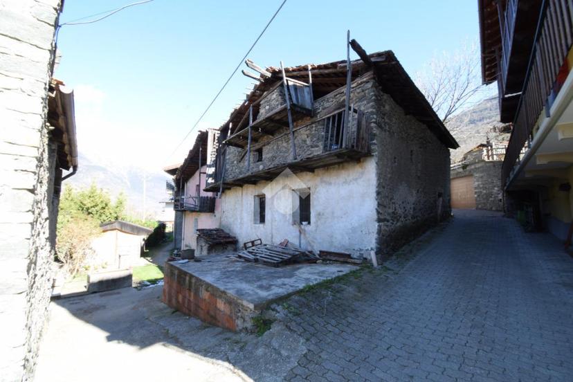 Rustico in Frazione Prelaz, Pontey