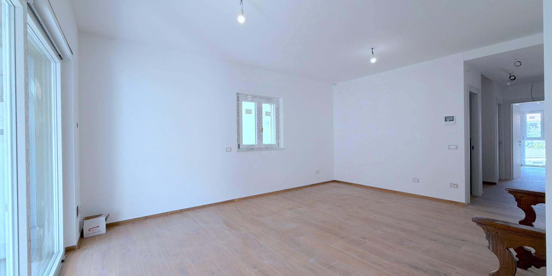 Trilocale in Via Verbania 12, San Benedetto del Tronto