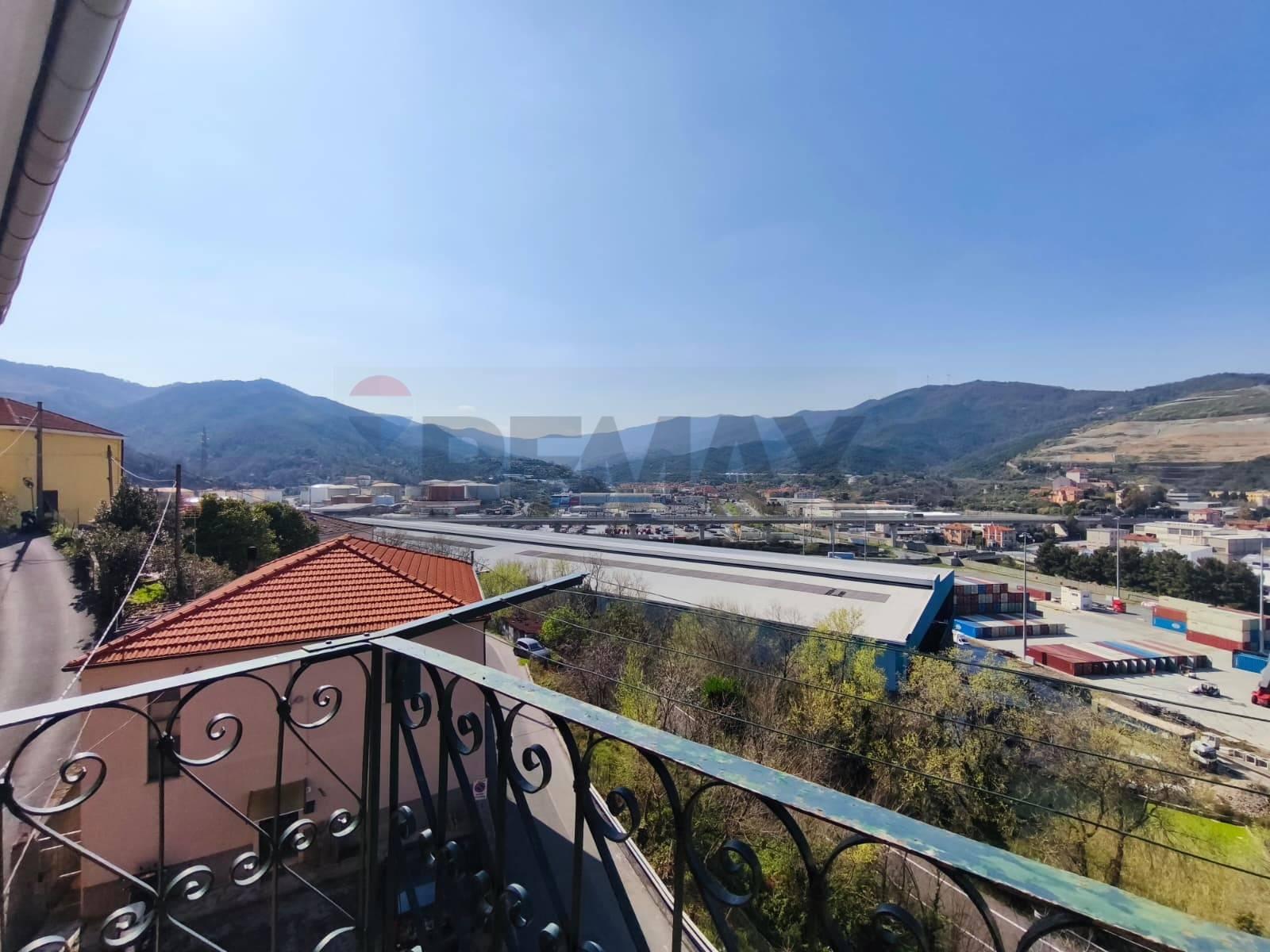 Appartamento in Via Montenero 9, Vado Ligure