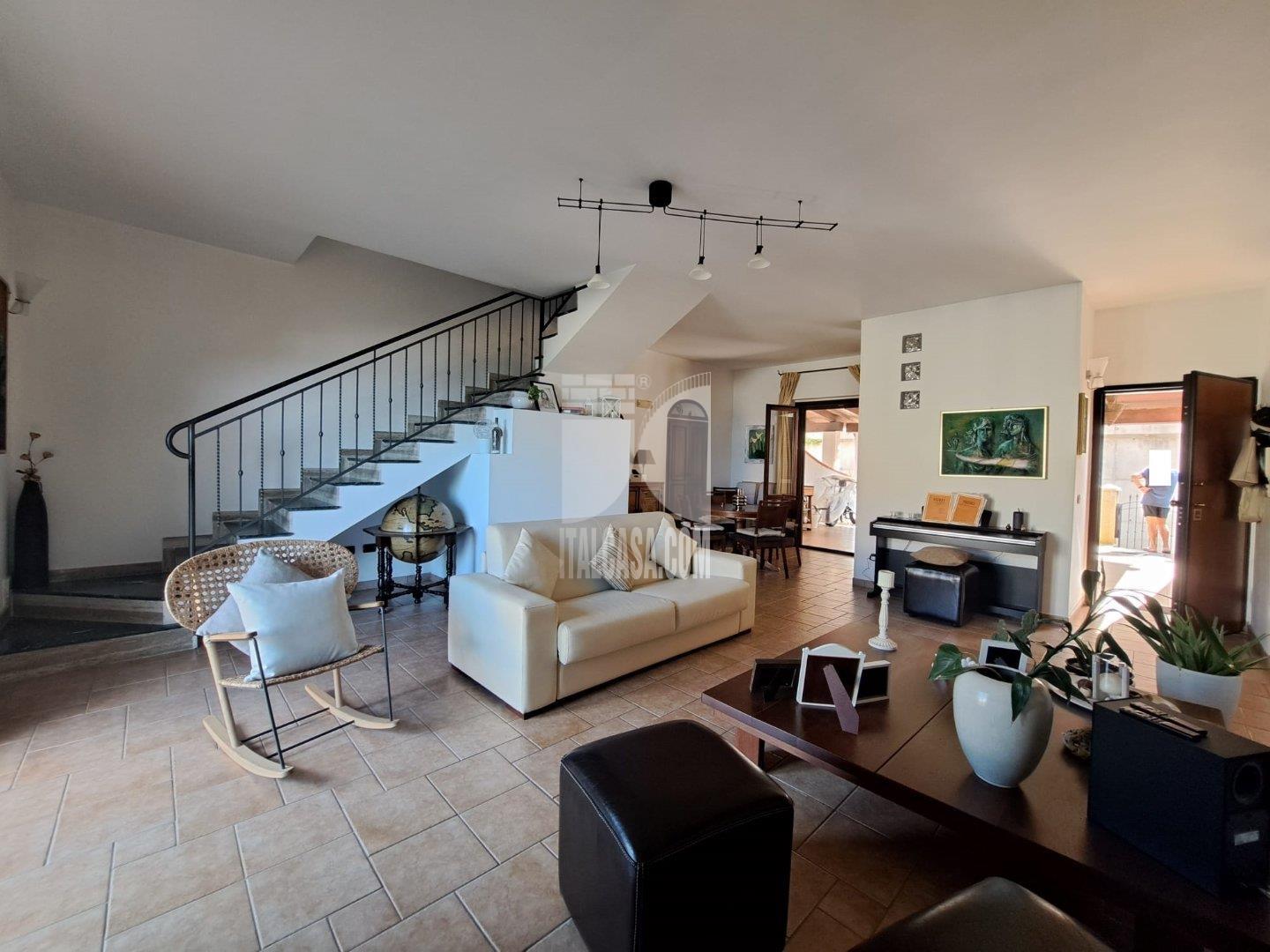 Villa a schiera in Via Sibaris, Crotone
