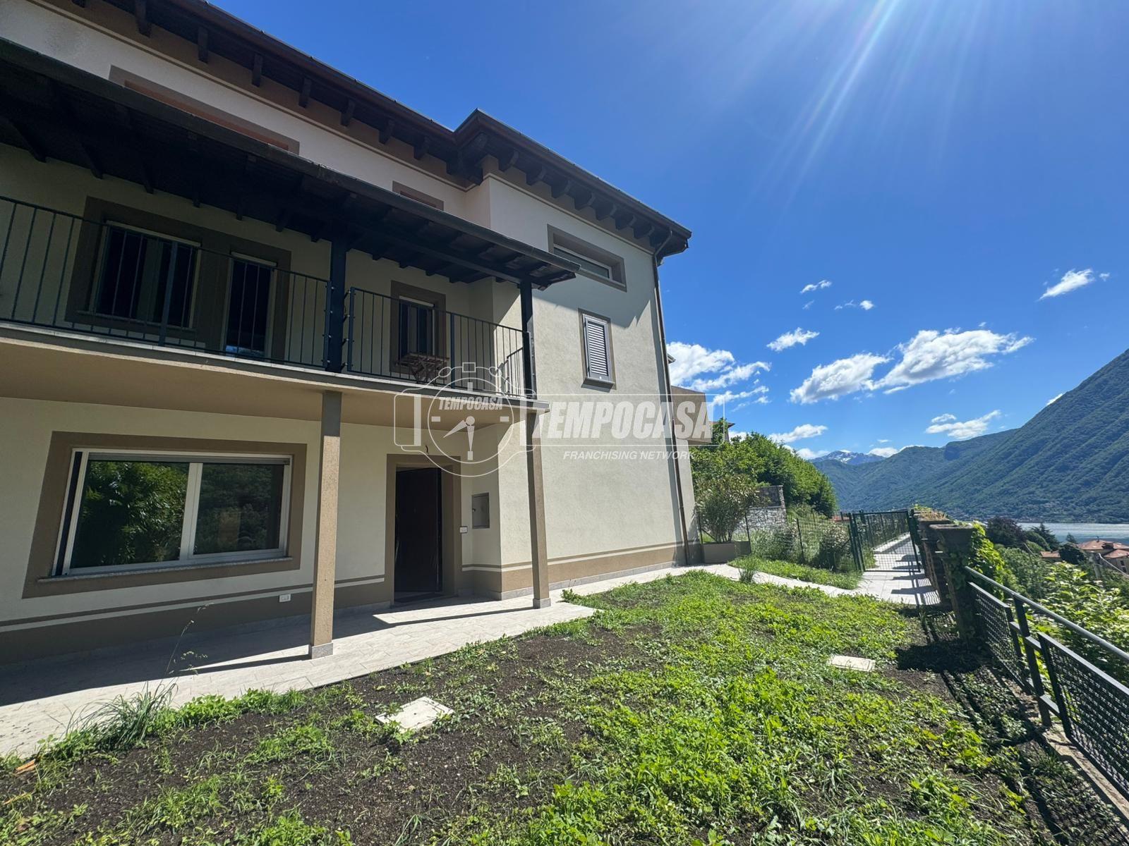 Villa a schiera in Strada Provinciale 13 36, Dizzasco