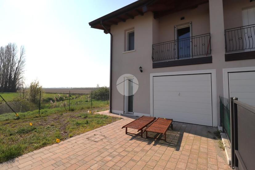 Villa a schiera in Via Eugenio Montale 25, Castelbelforte — foto 5 di 5