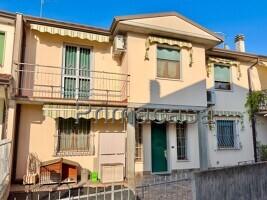 Villa a schiera in Via Giuseppe Garibaldi 52, Bovolone — foto 2 di 5