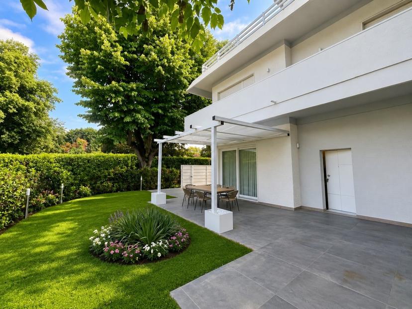 Villa unifamiliare, Pietrasanta