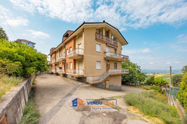 Trilocale in Via Monchiero 11, Monforte d'Alba — foto 4 di 5