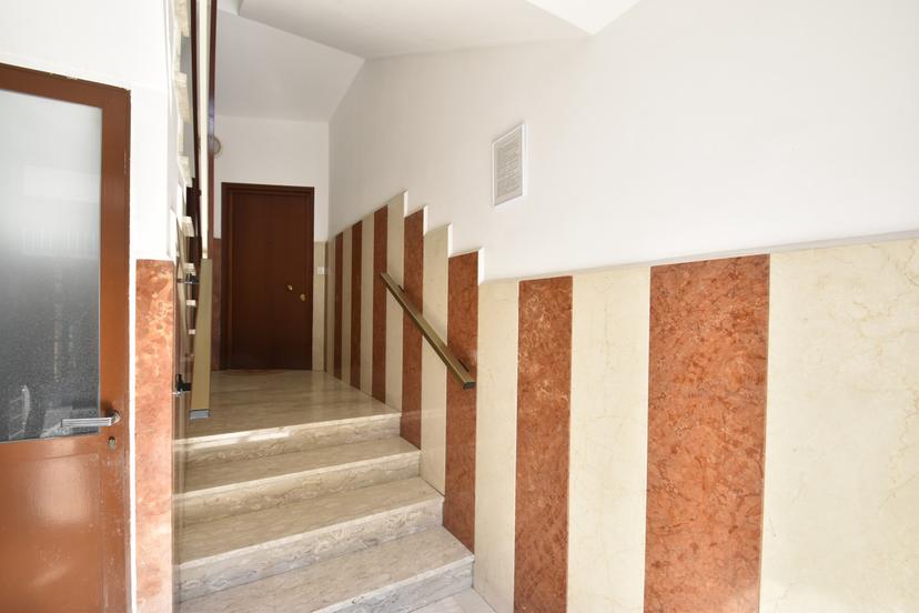 Trilocale in Vicolo Burlin 3, Castelnuovo del Garda — foto 4 di 5