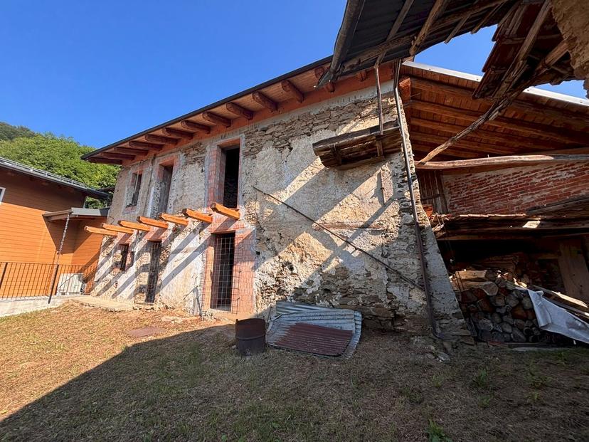 Casa indipendente in Frazione Piatta Sottana 21, Montemale di Cuneo — foto 2 di 4
