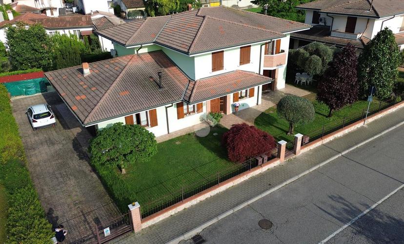 Villa in Via Unione Europea 22, Marmirolo — foto 3 di 5
