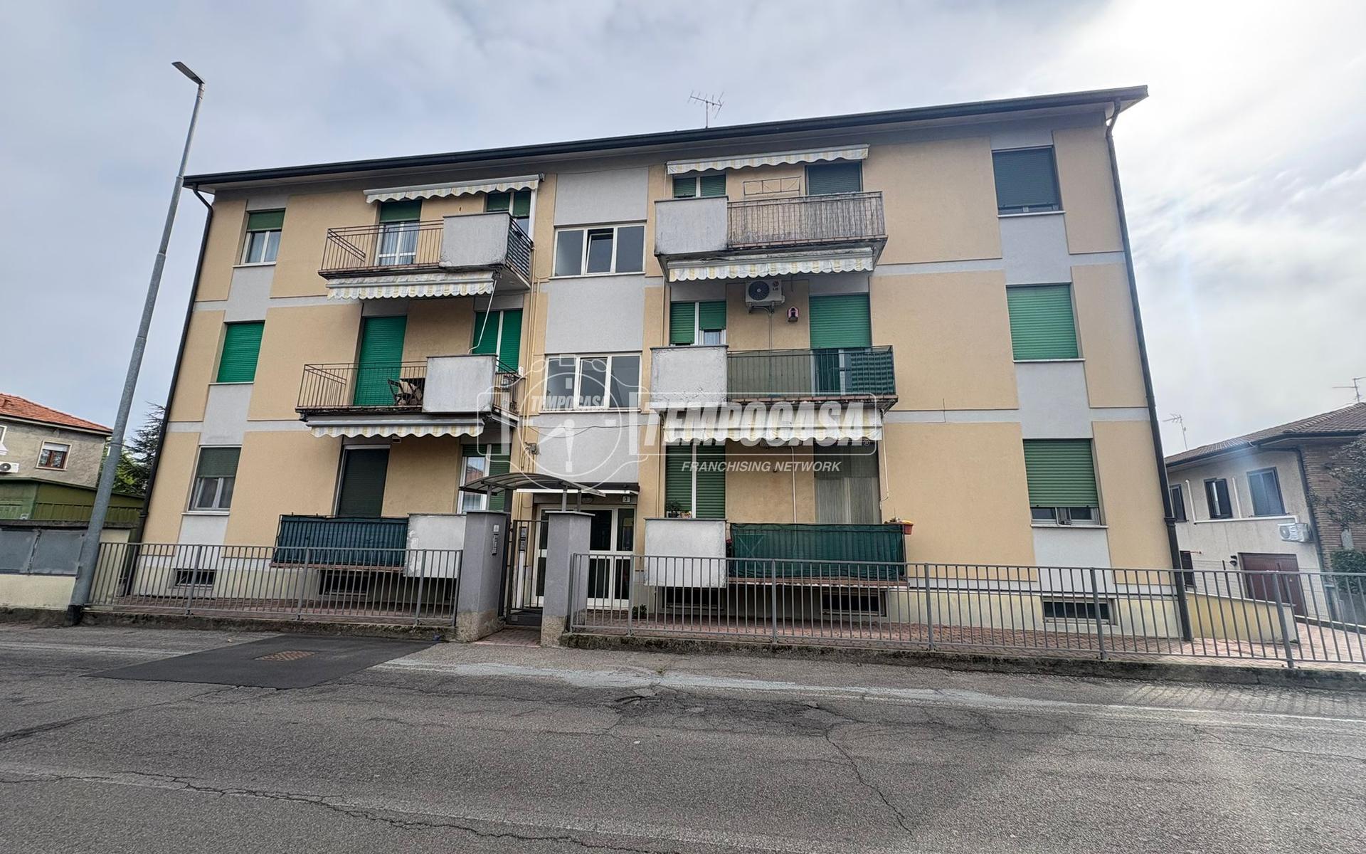 Bilocale in Via Kennedy 3, Lazzate