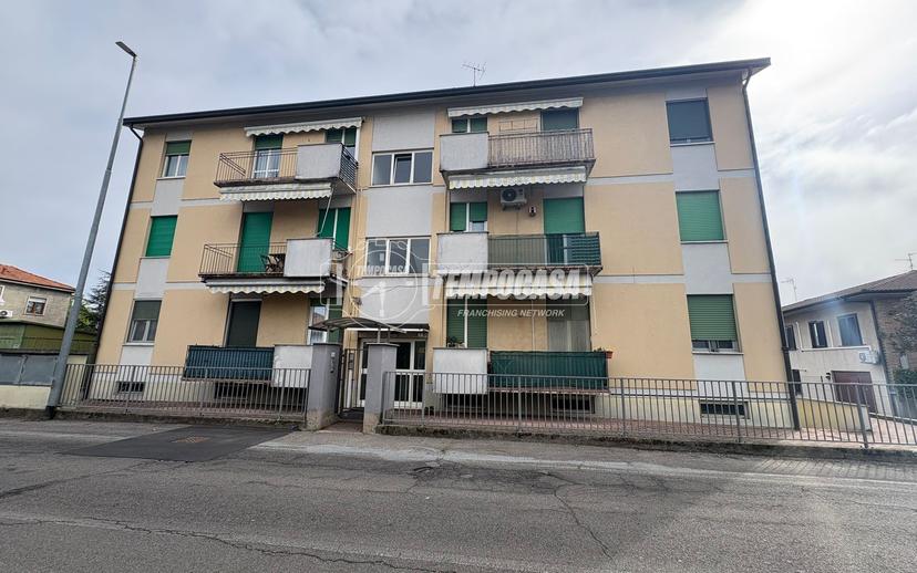 Bilocale in Via Kennedy 3, Lazzate