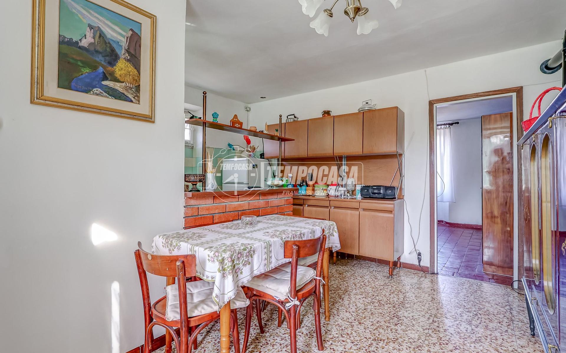 Bilocale in Via Giorgio Pellini 15, Cadegliano-Viconago