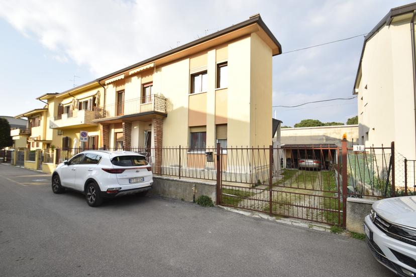 Villa in Via Girolamo Barbieri 12, Bussolengo — foto 3 di 5