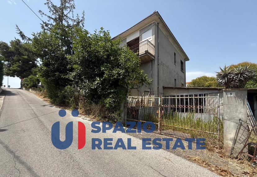Casa indipendente in Strada Fonte del Lupo, Città Sant'Angelo