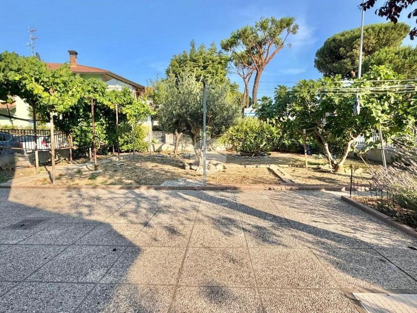 Bilocale in Viale Litorale Marina 159, Cesenatico