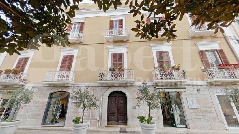 Quadrilocale in Piazza della Libertà, Trani — foto 3 di 5