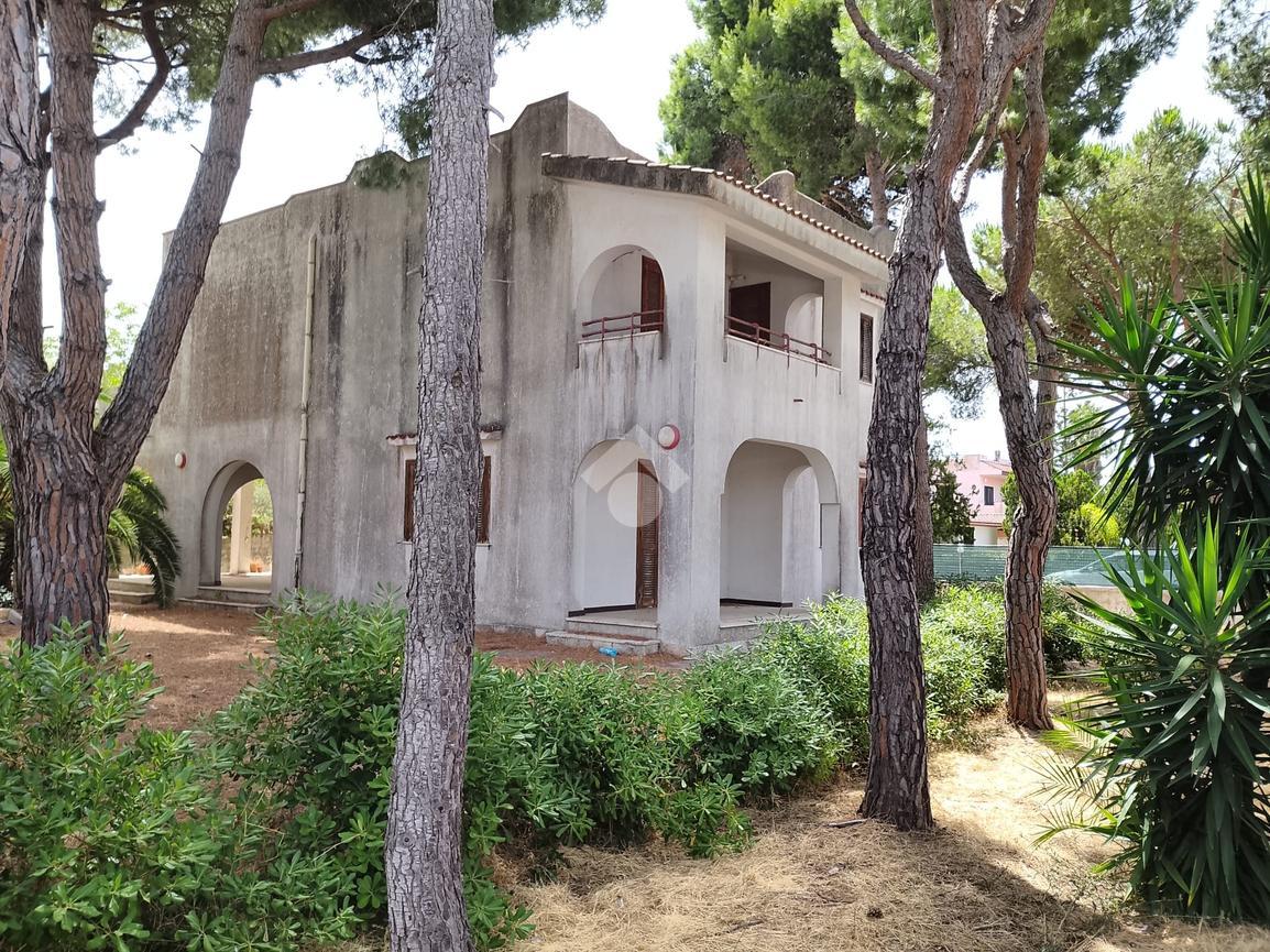 Villa, Pulsano